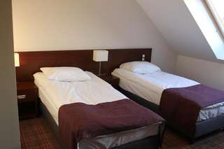 Отель Hotel Marusza Грудзёндз Двухместный номер с 1 кроватью или 2 отдельными кроватями-1
